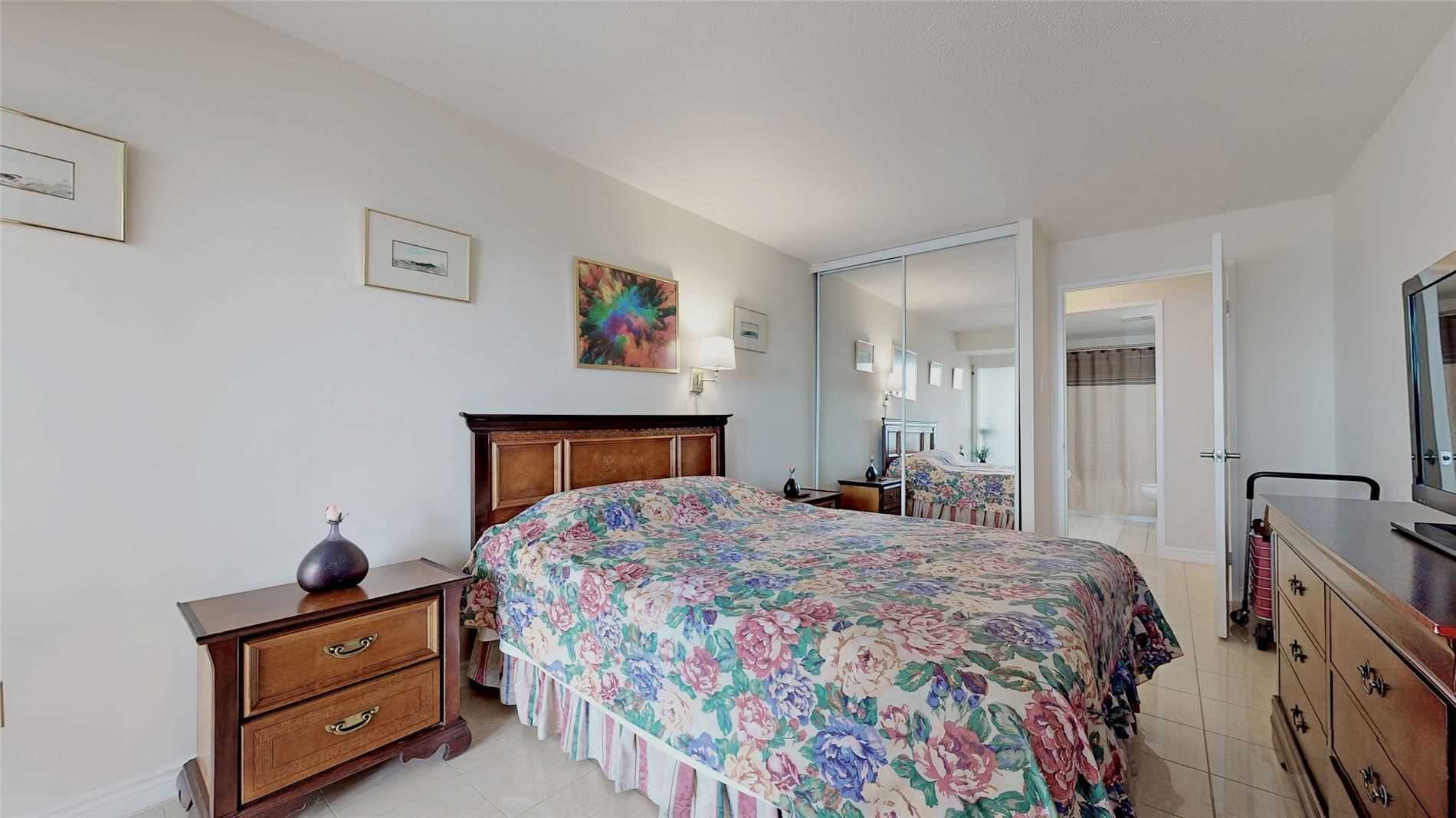1 Clark Ave W, #1604