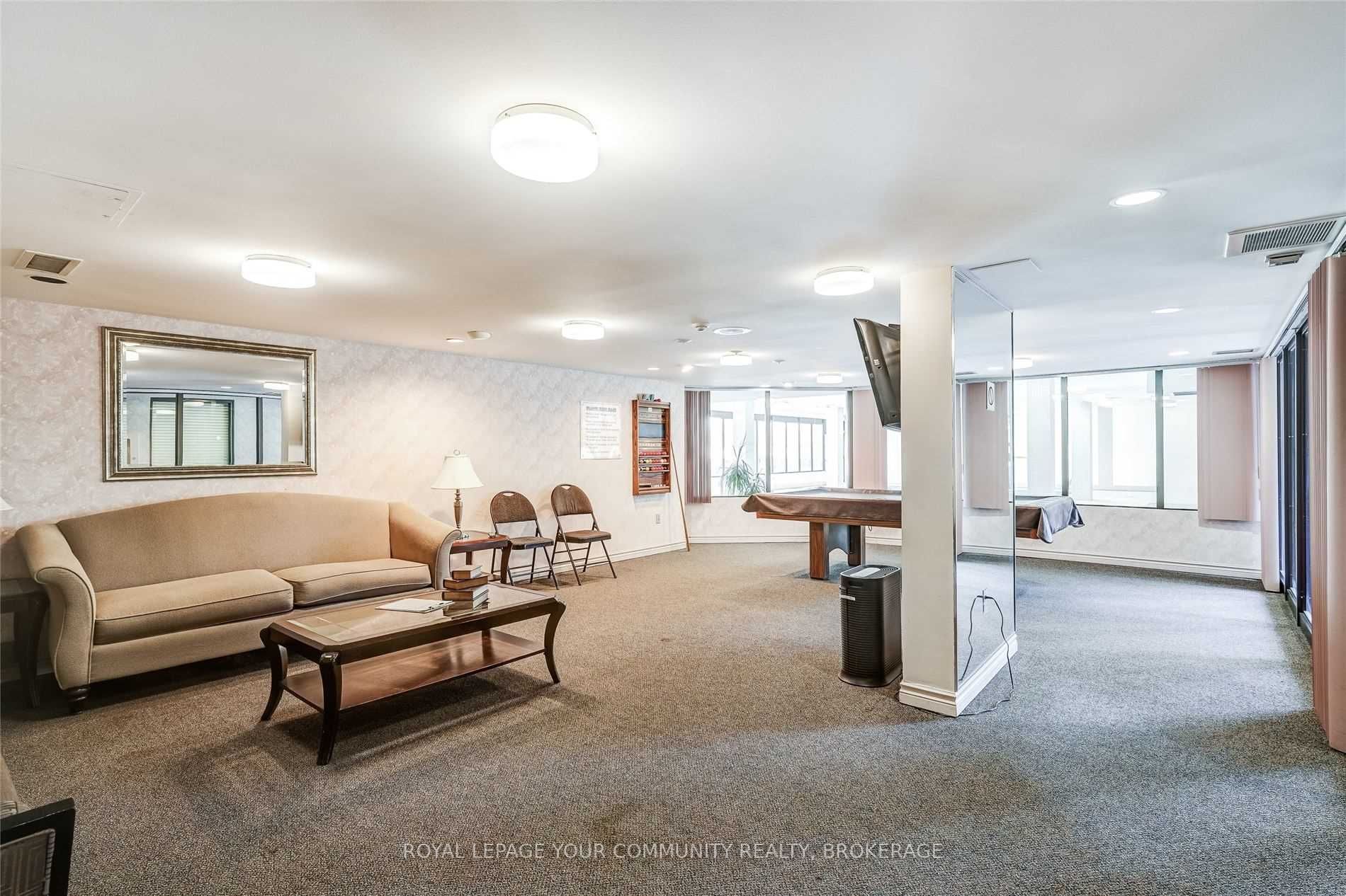 333 Clark Ave W, #422