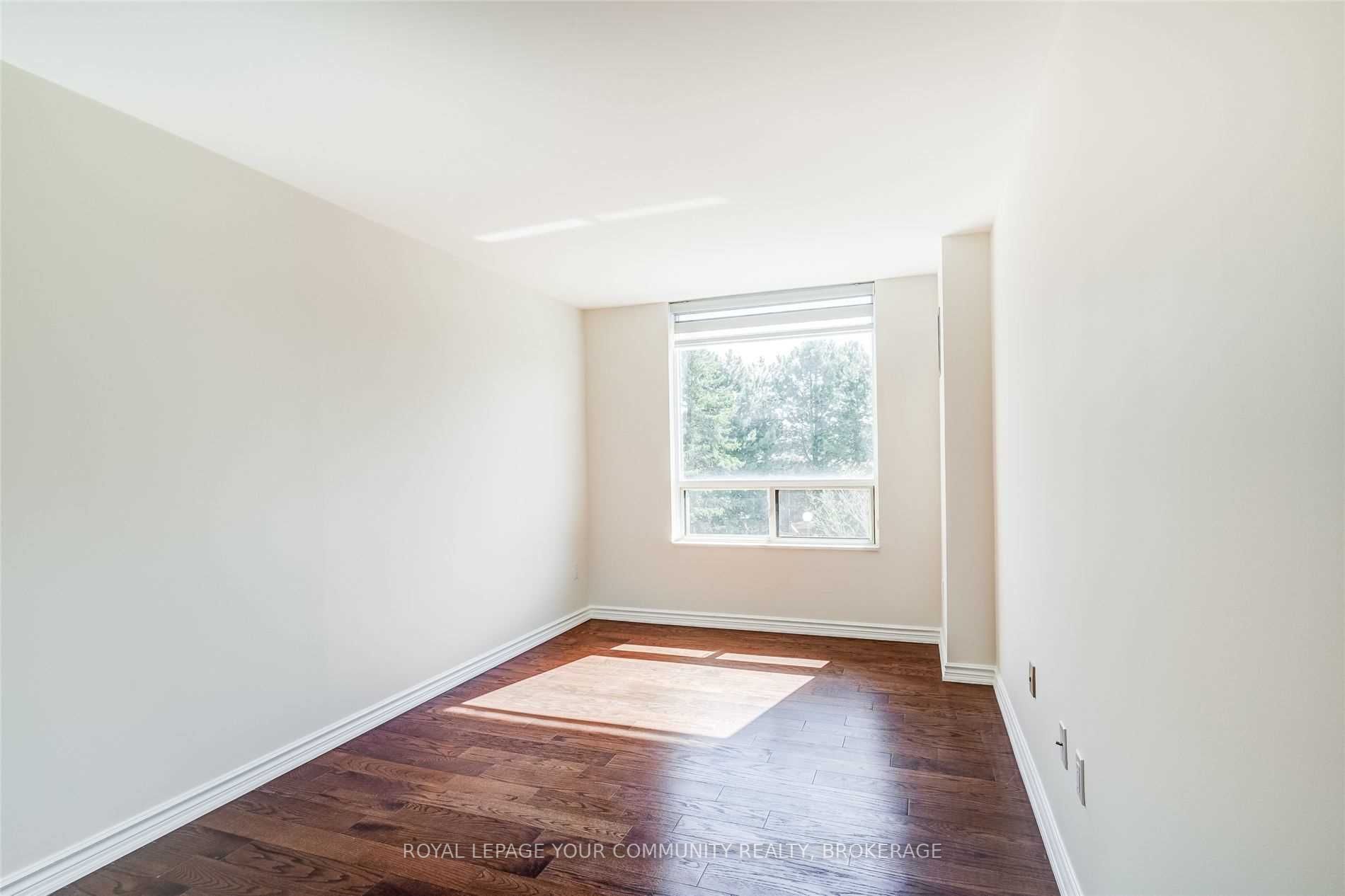 333 Clark Ave W, #422