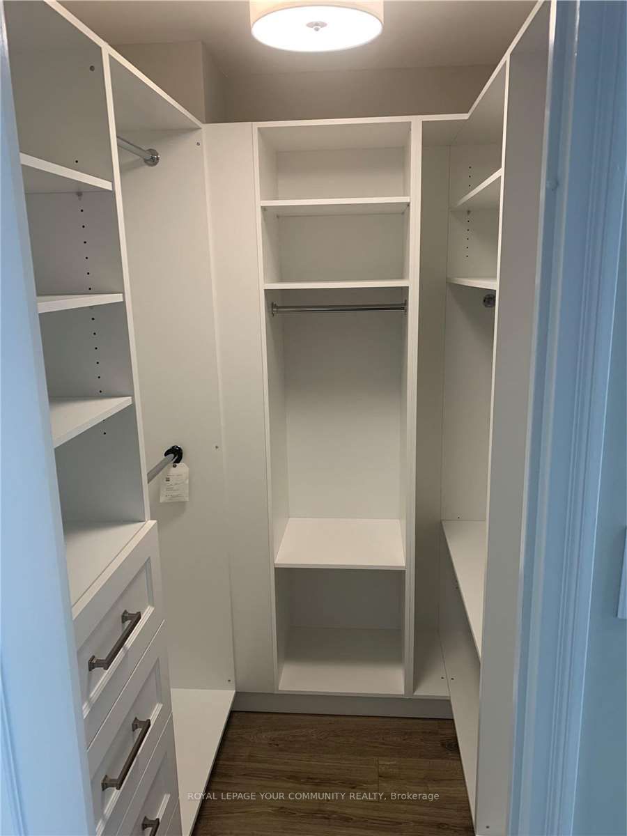7 Townsgate Dr, #312