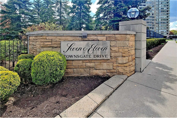 11 Townsgate Dr, Vaughan