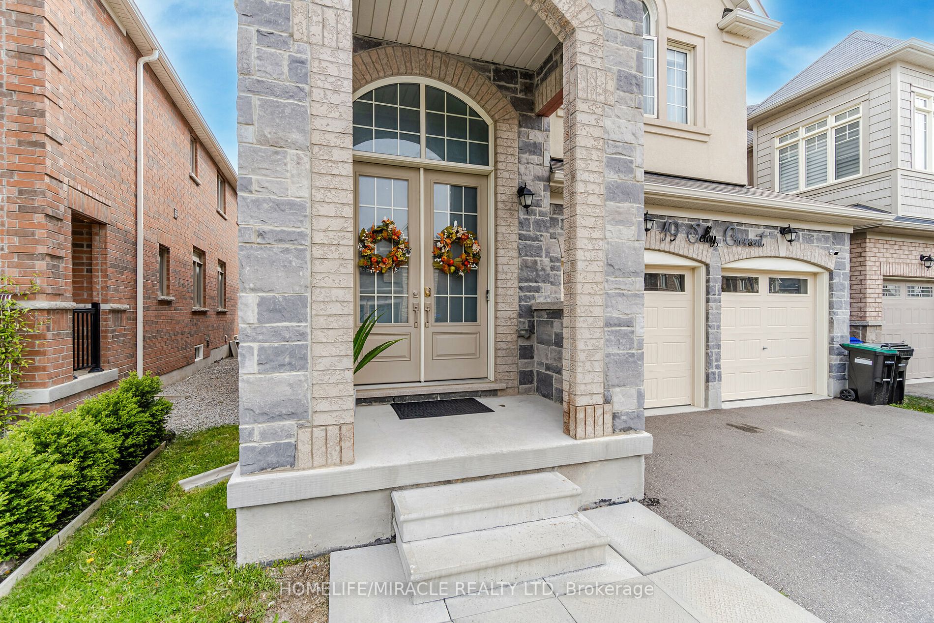 19 Selby Cres