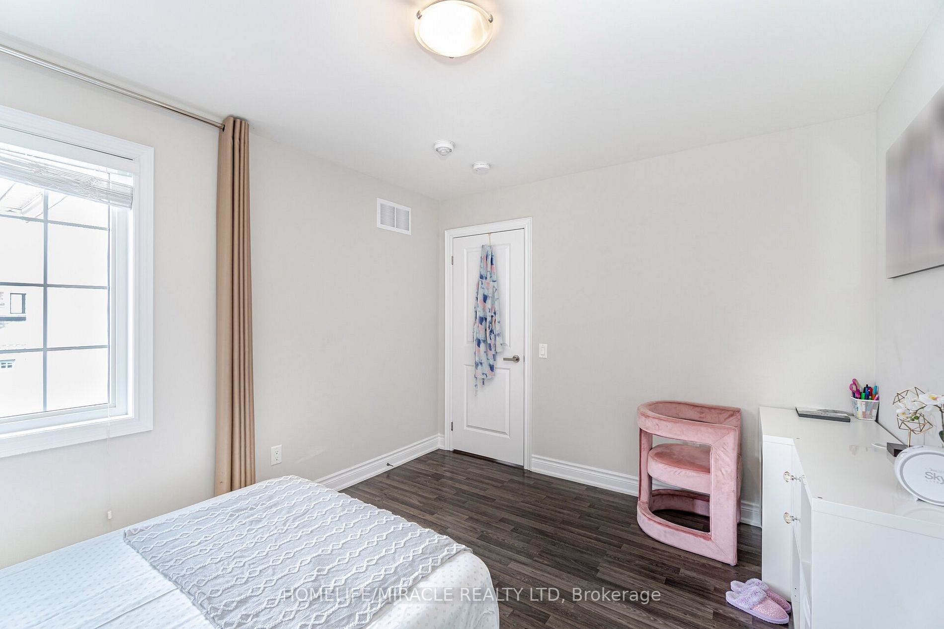 19 Selby Cres