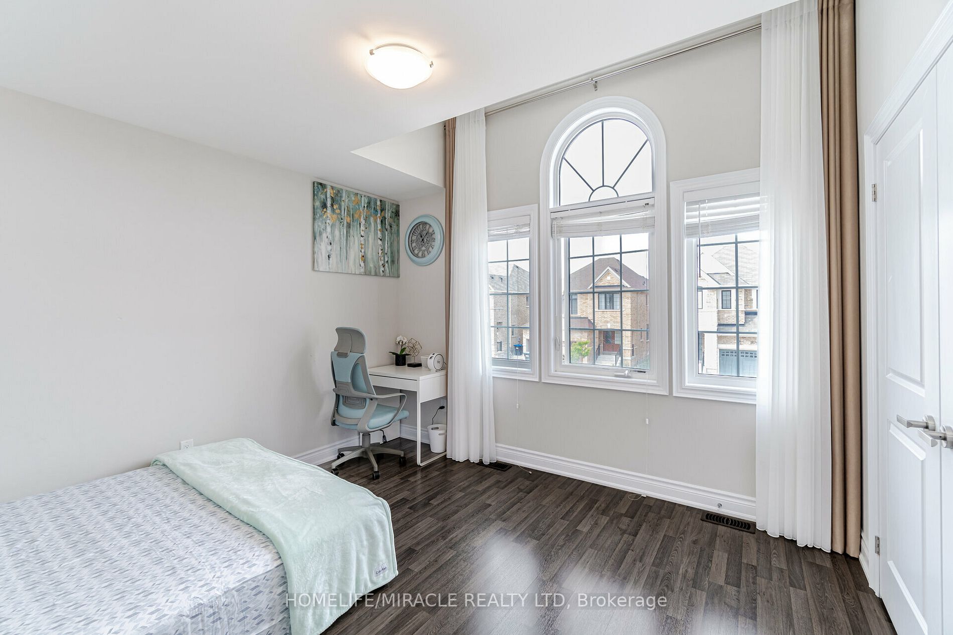 19 Selby Cres