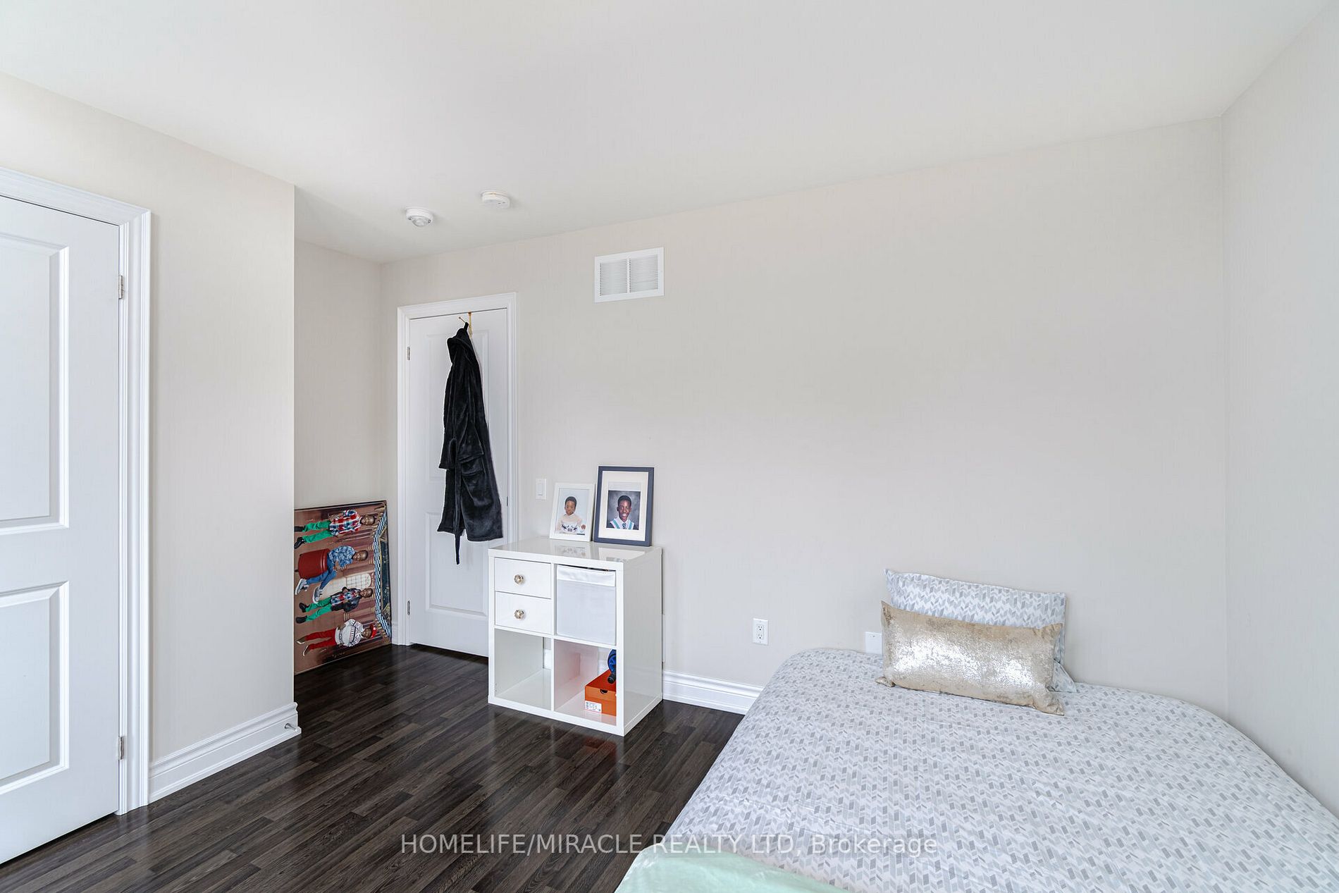 19 Selby Cres
