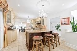 305 Woodland Acres Cres