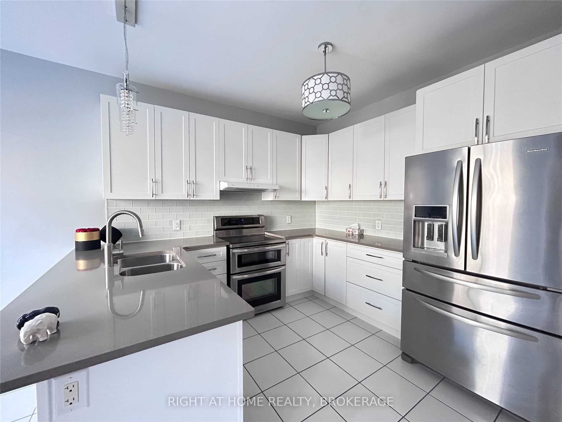 438 Kwapis Boulevard