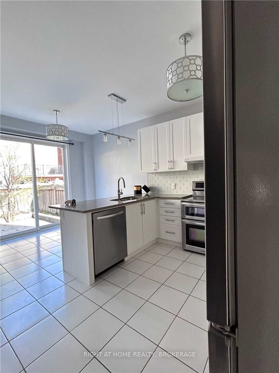 438 Kwapis Boulevard