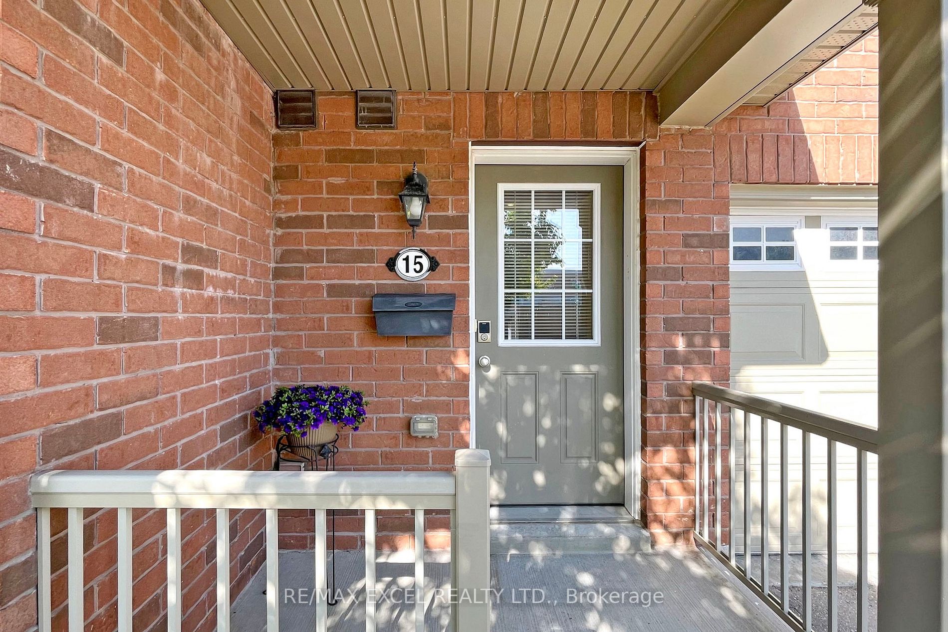 15 Winn Pl, #04
