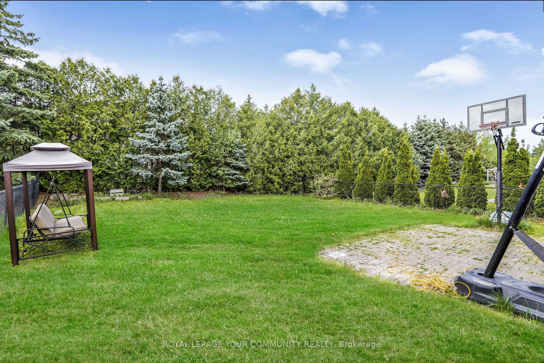 38 Clarendon Dr