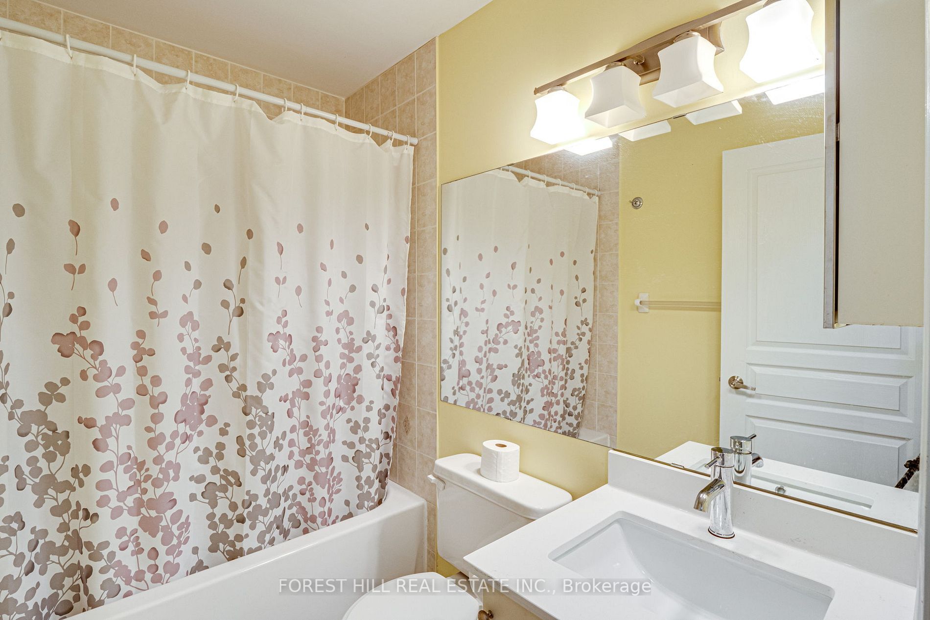 330 Red Maple Rd, #106
