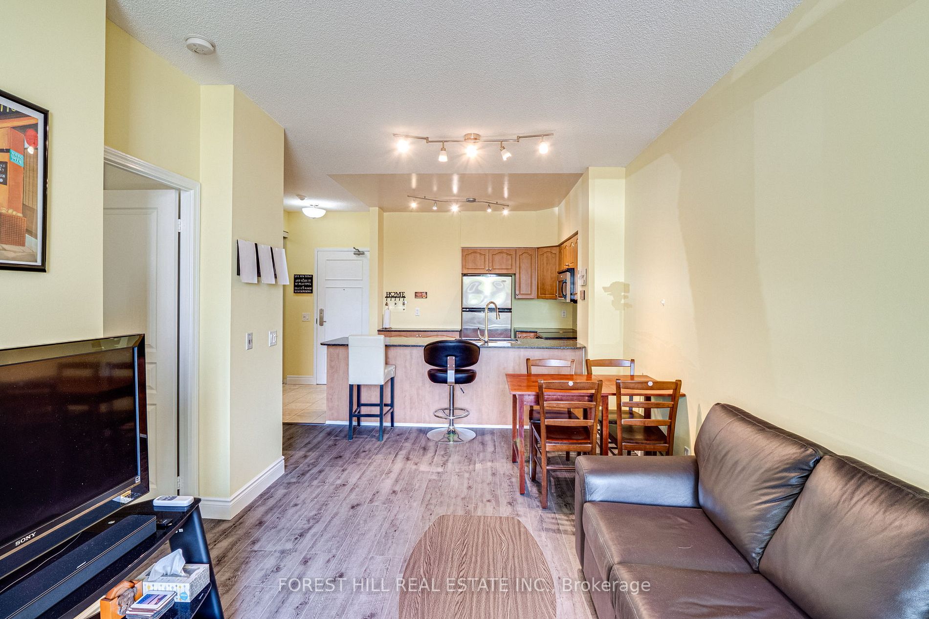 330 Red Maple Rd, #106