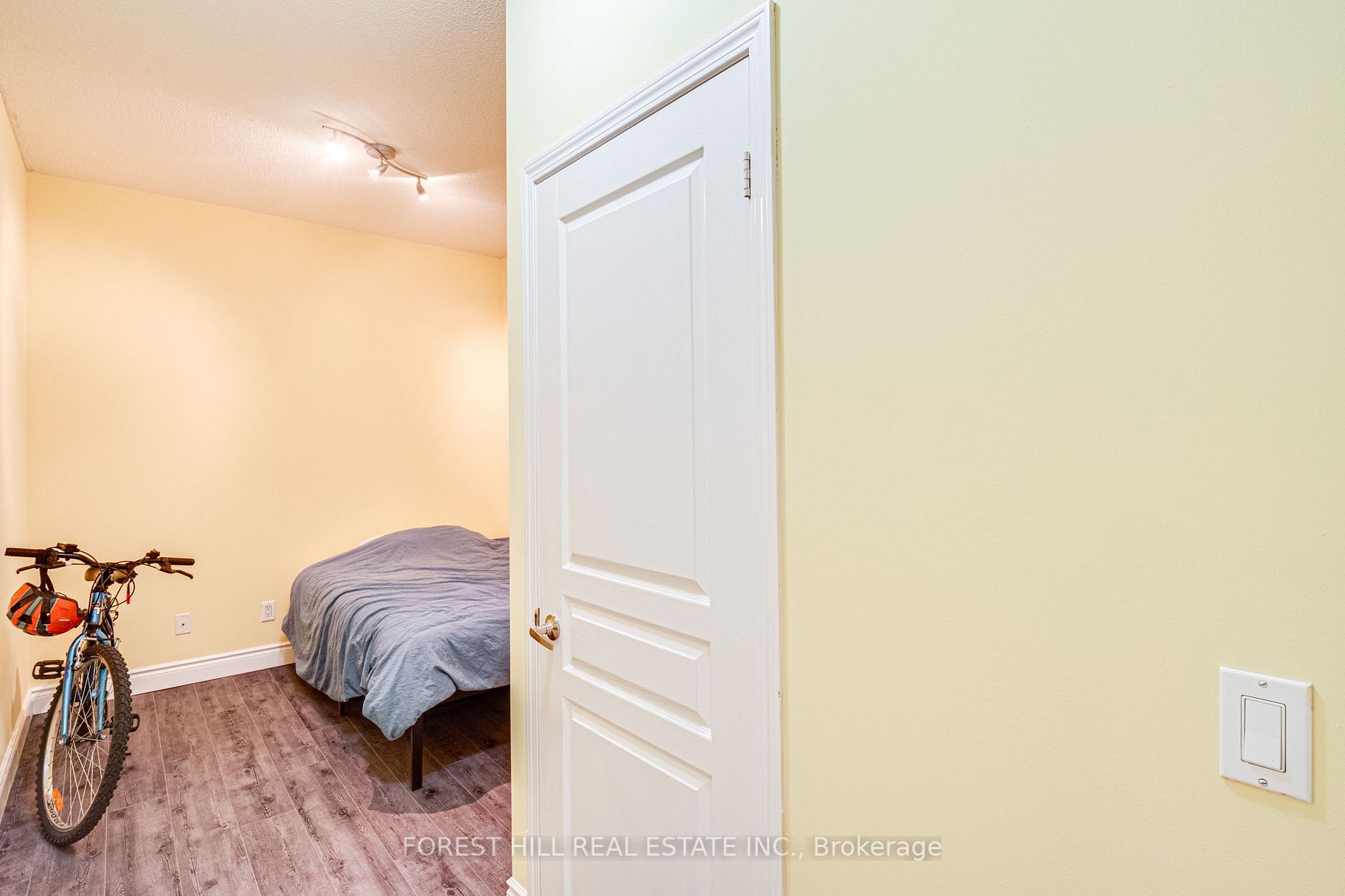 330 Red Maple Rd, #106
