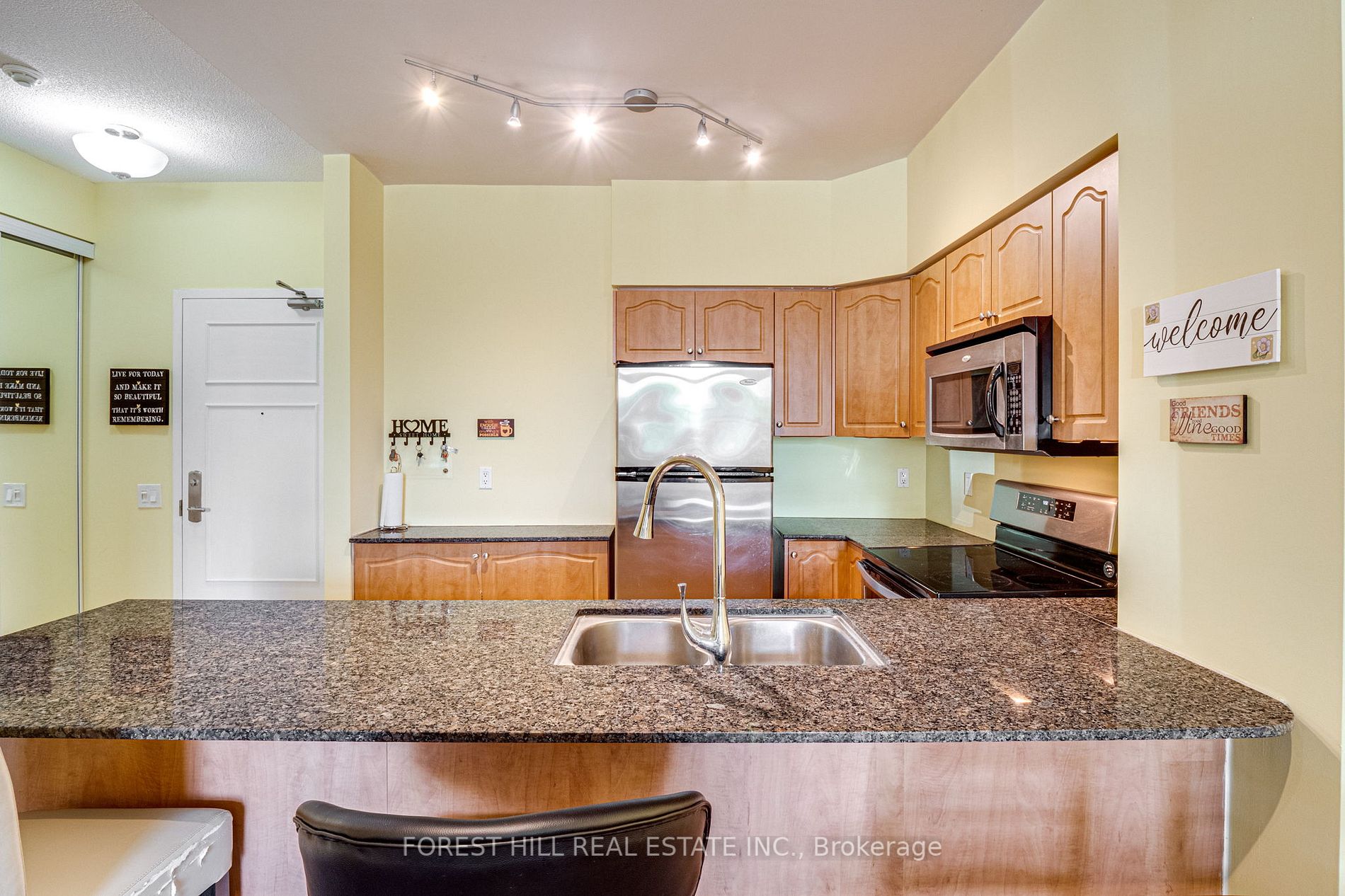 330 Red Maple Rd, #106