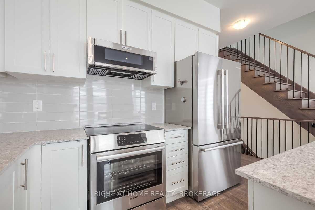 24 Howick Lane