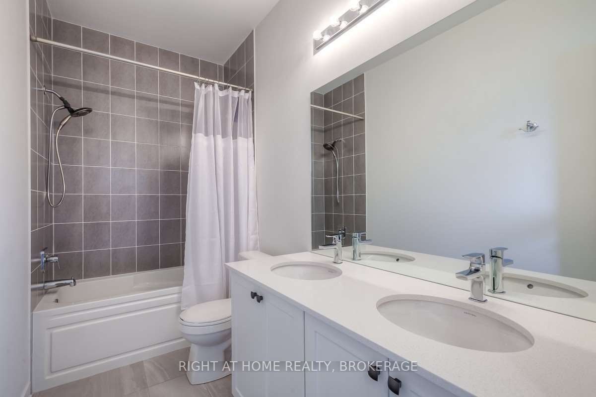 24 Howick Lane
