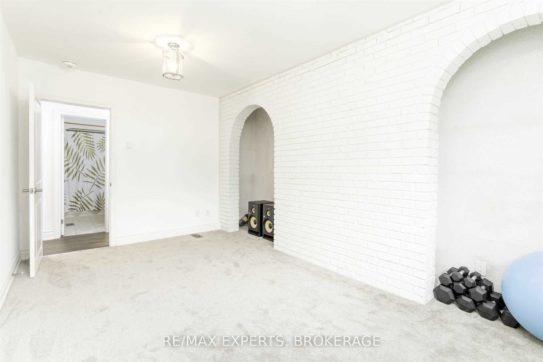 967 Gilmore Ave
