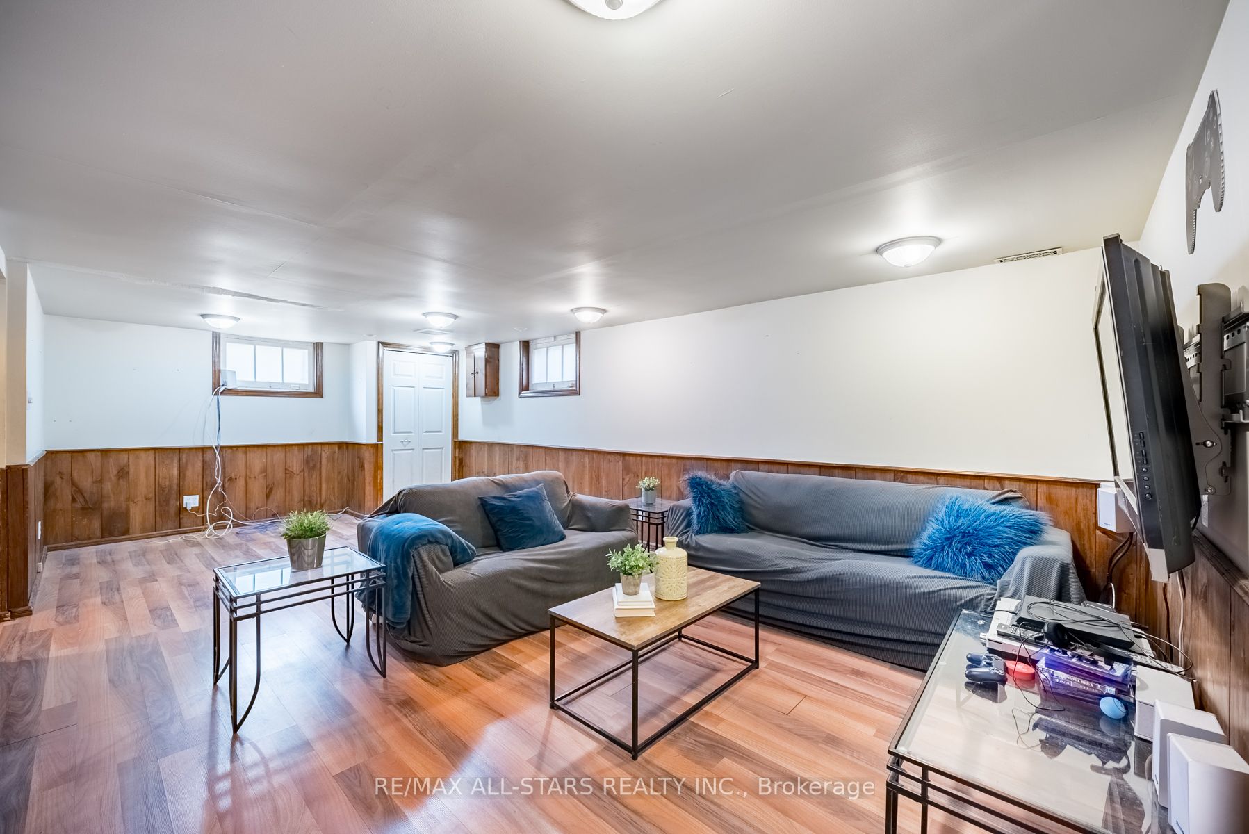 18 Tindall Lane