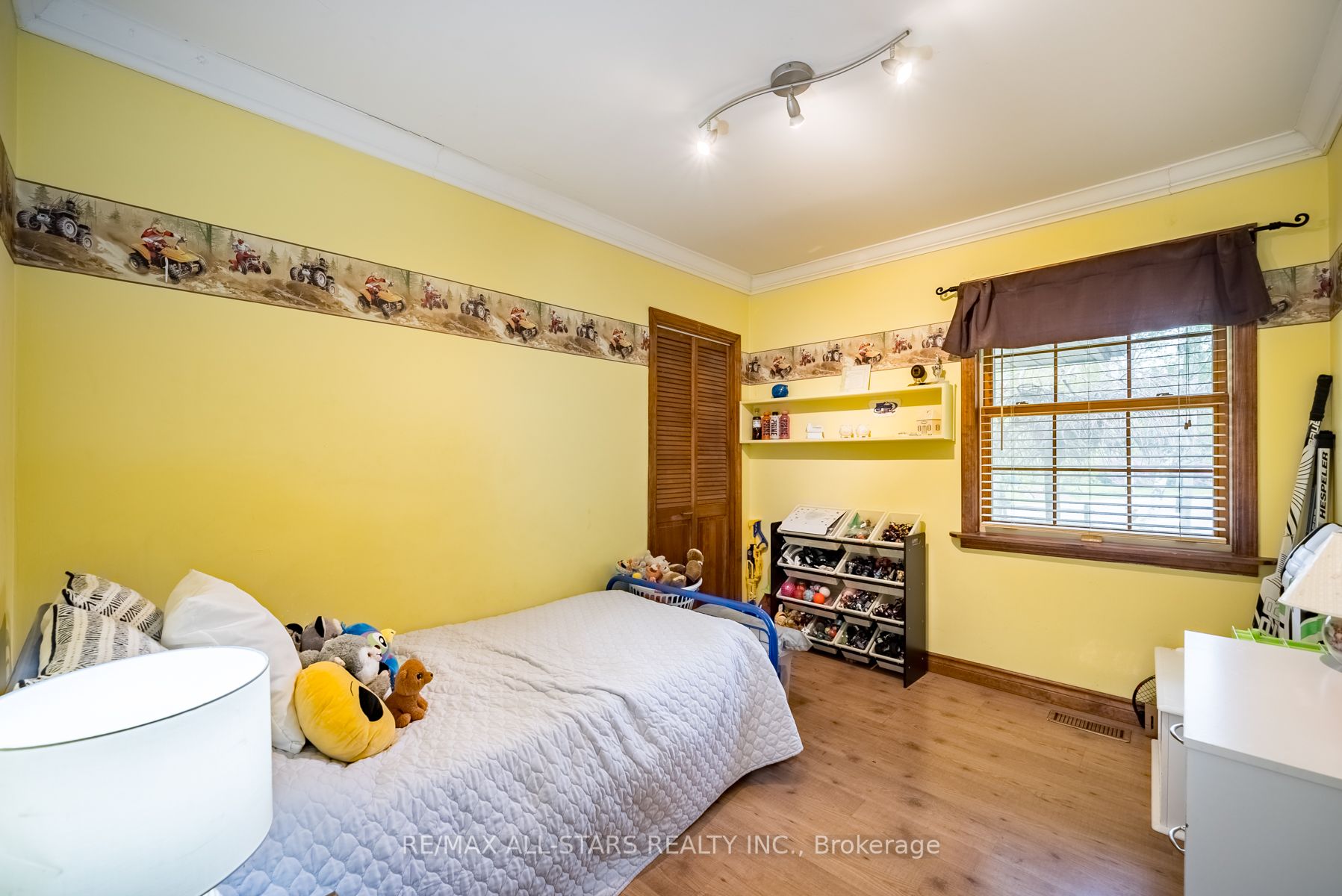 18 Tindall Lane