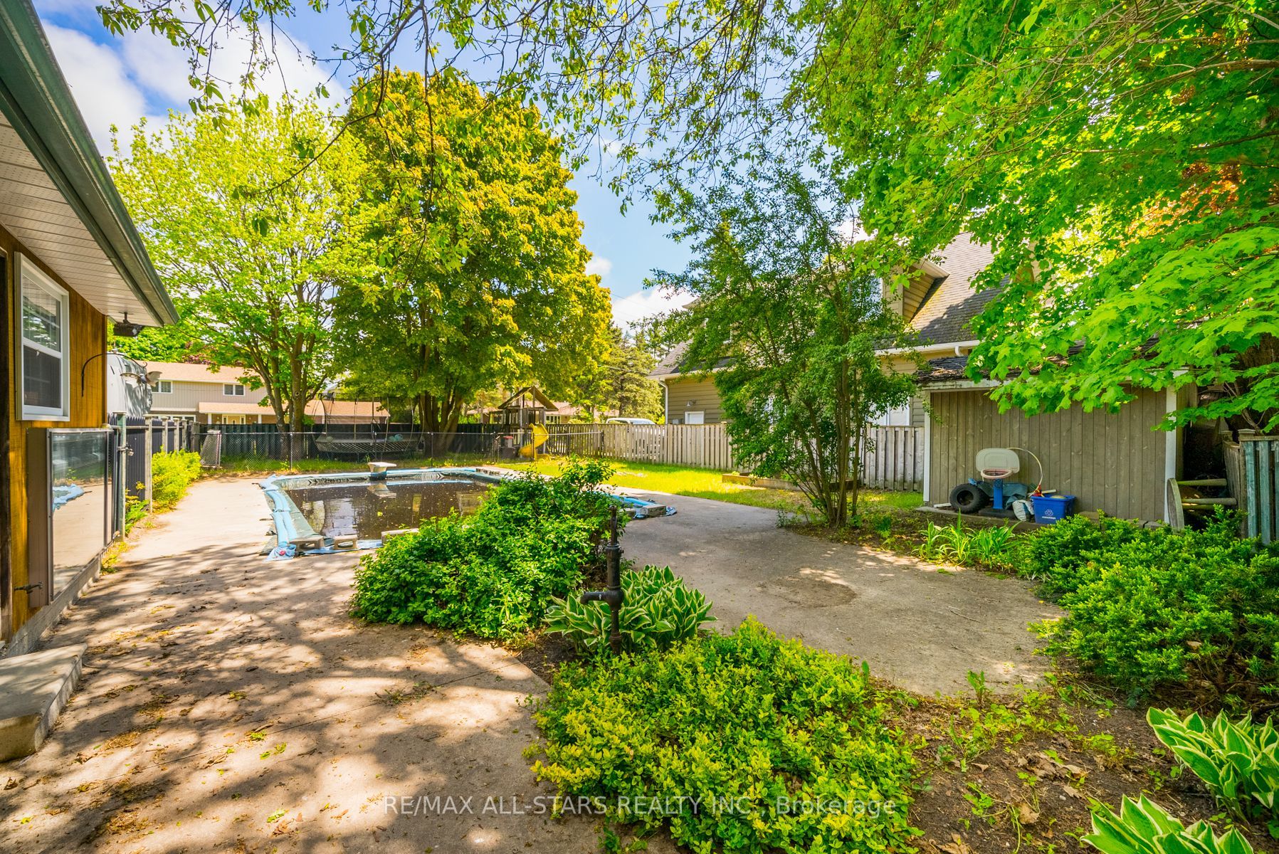 18 Tindall Lane
