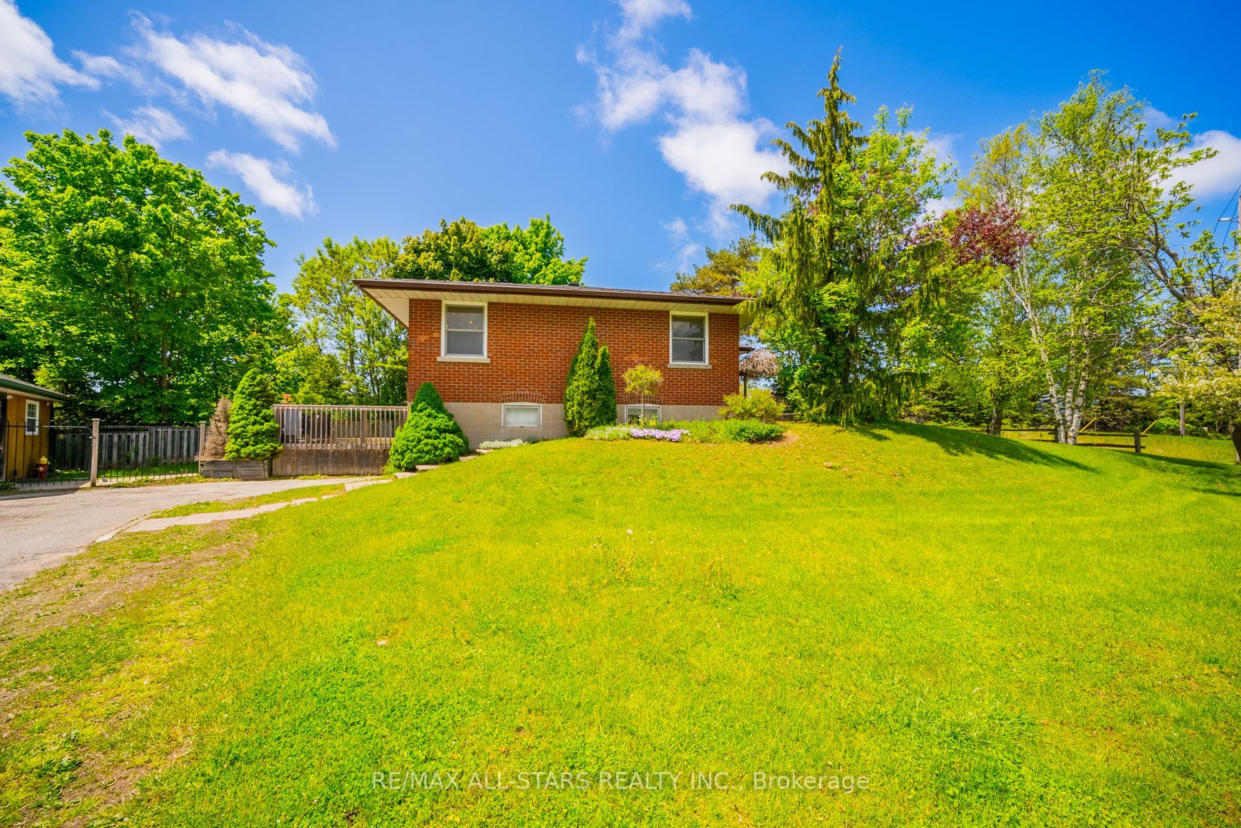 18 Tindall Lane