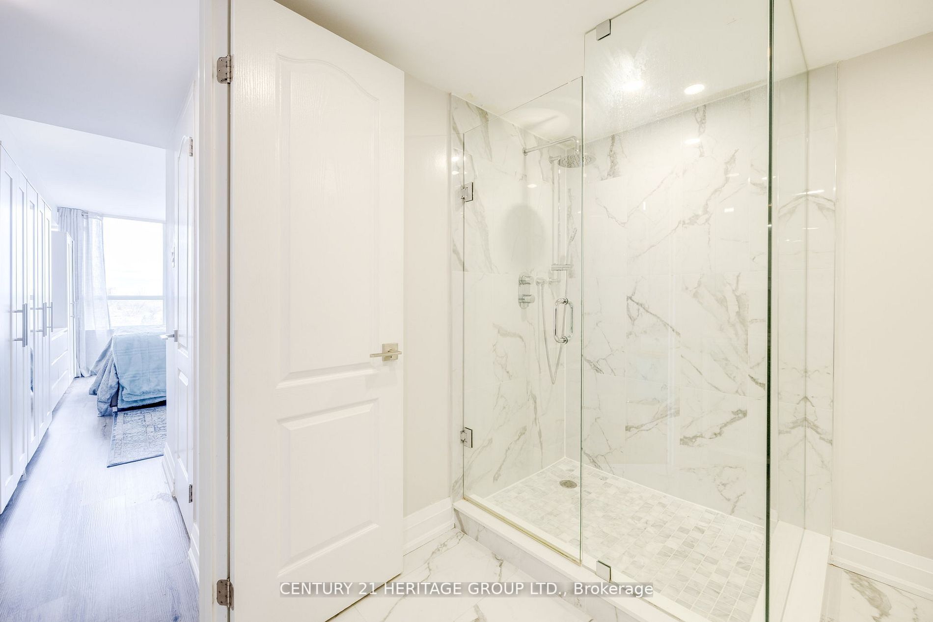 7 Townsgate Dr, #707