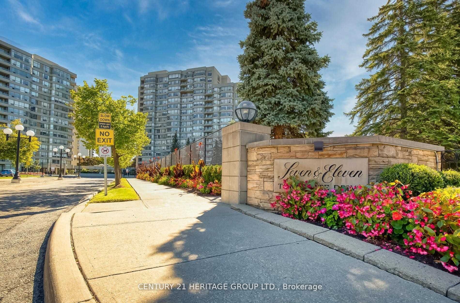 7 Townsgate Dr, #707