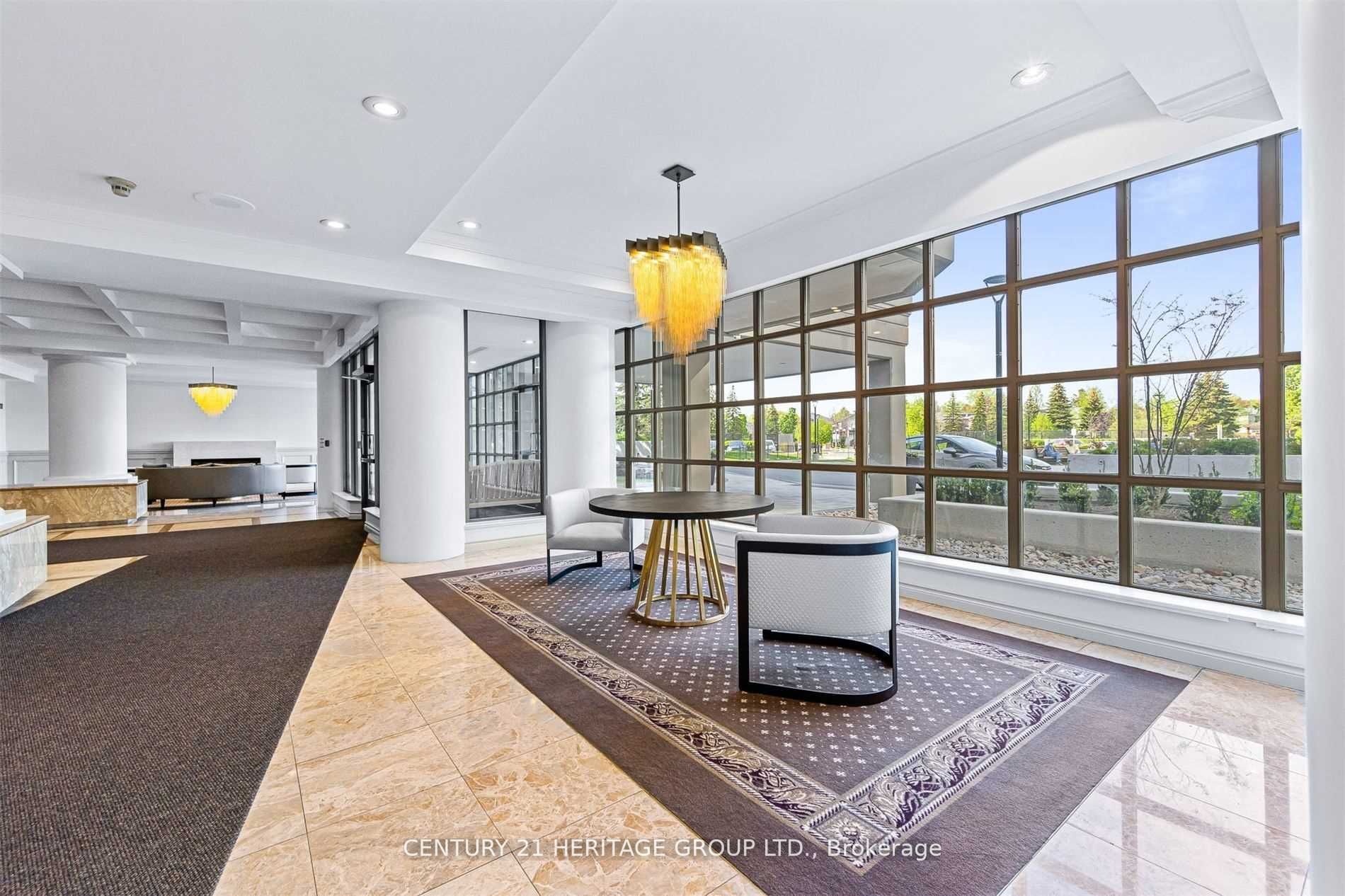 7 Townsgate Dr, #707