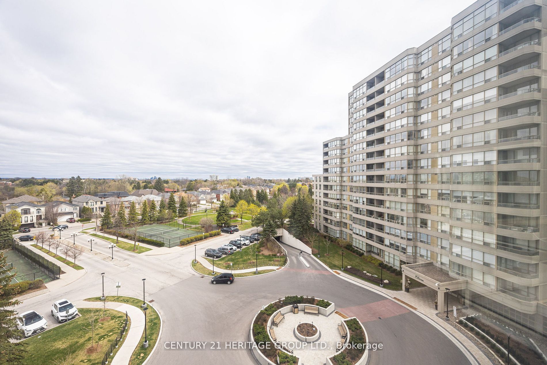 7 Townsgate Dr, #707