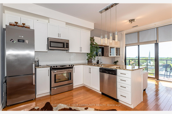 10376 Yonge St, Richmond Hill