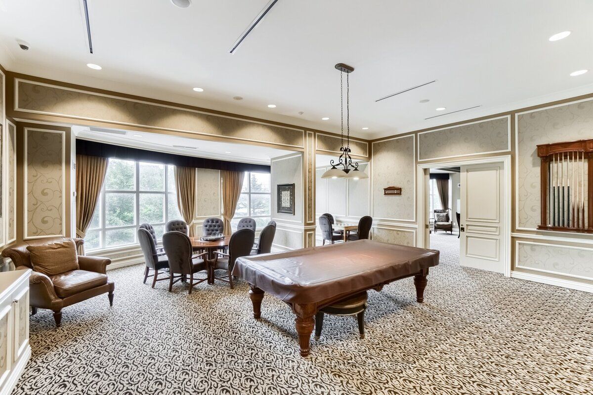9235 Jane St, #1109
