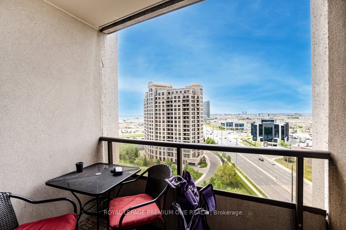 9235 Jane St, #1109