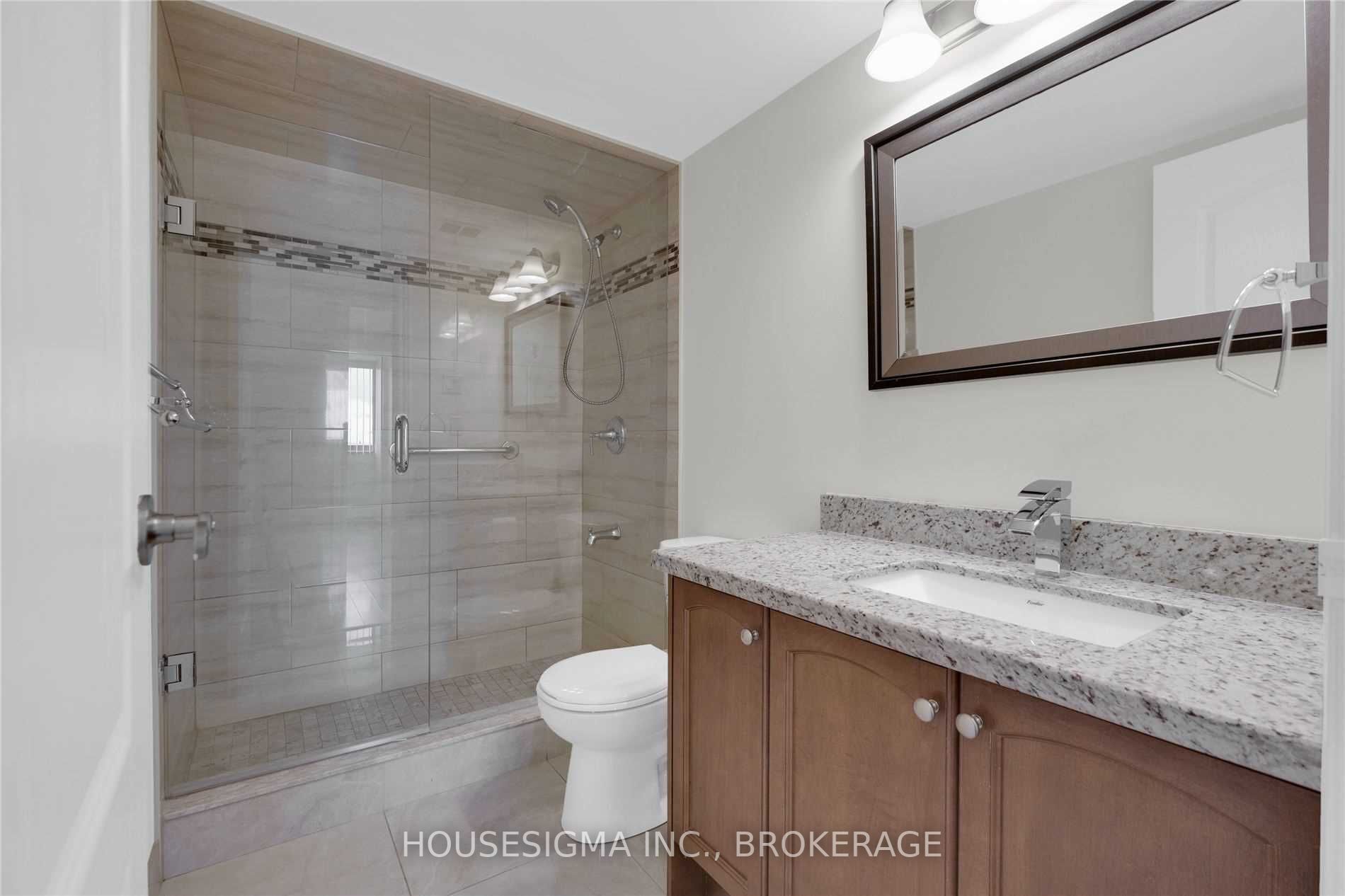 8111 Yonge St, #1501