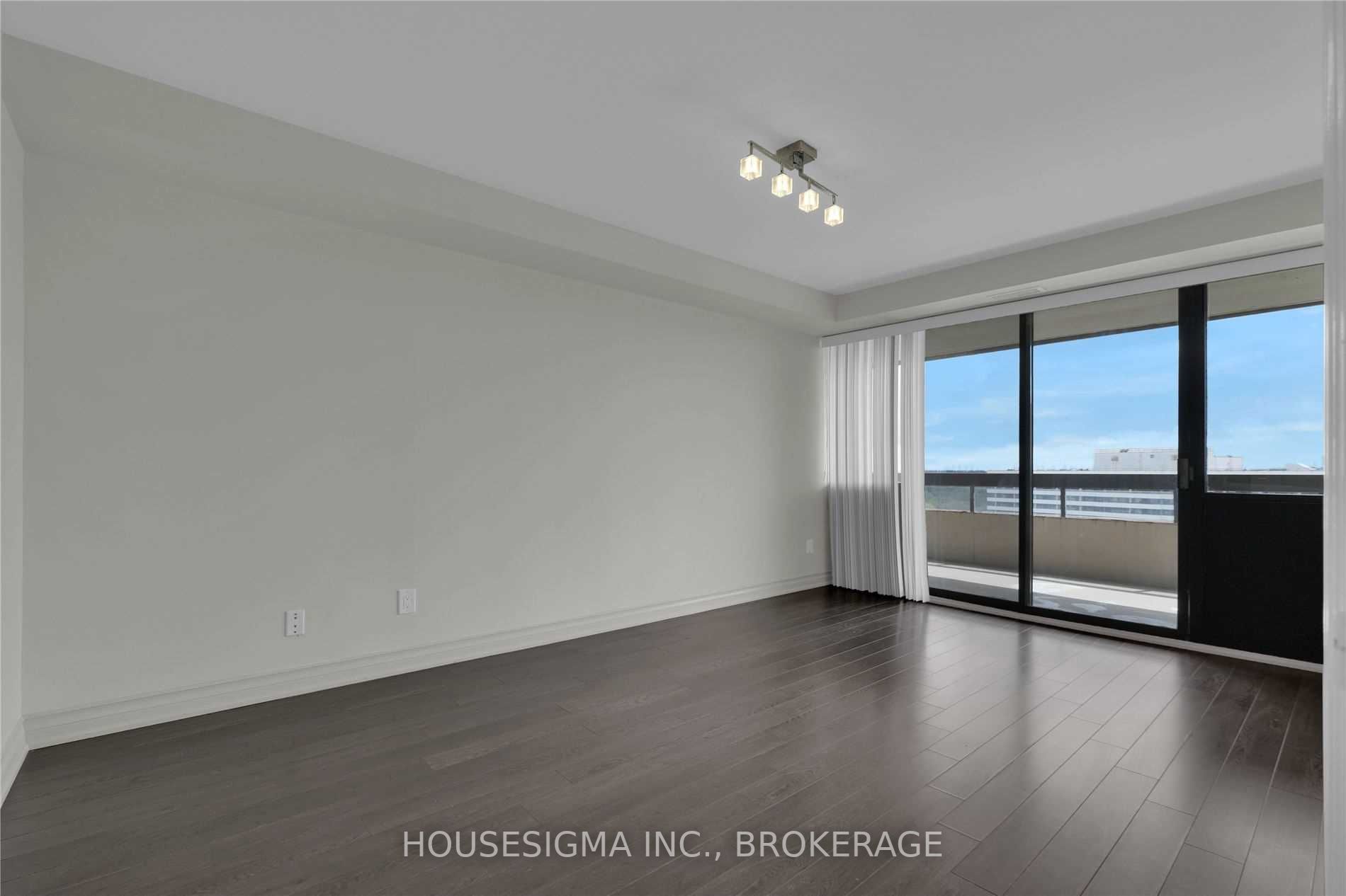 8111 Yonge St, #1501