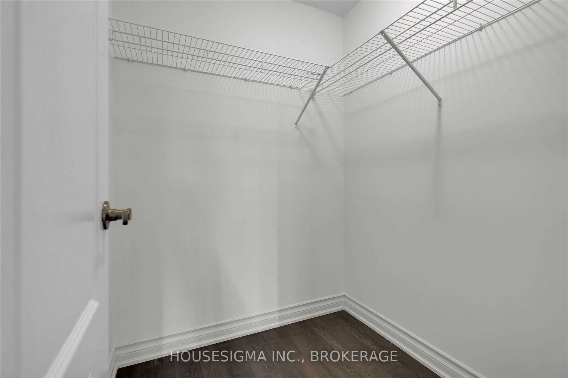 8111 Yonge St, #1501