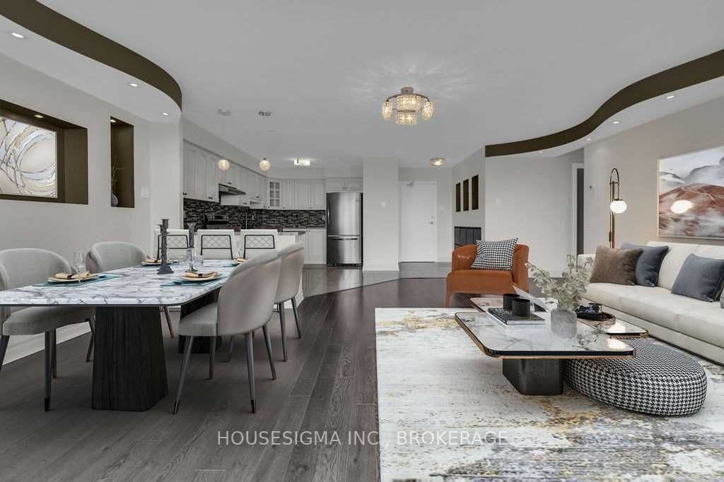 8111 Yonge St, #1501