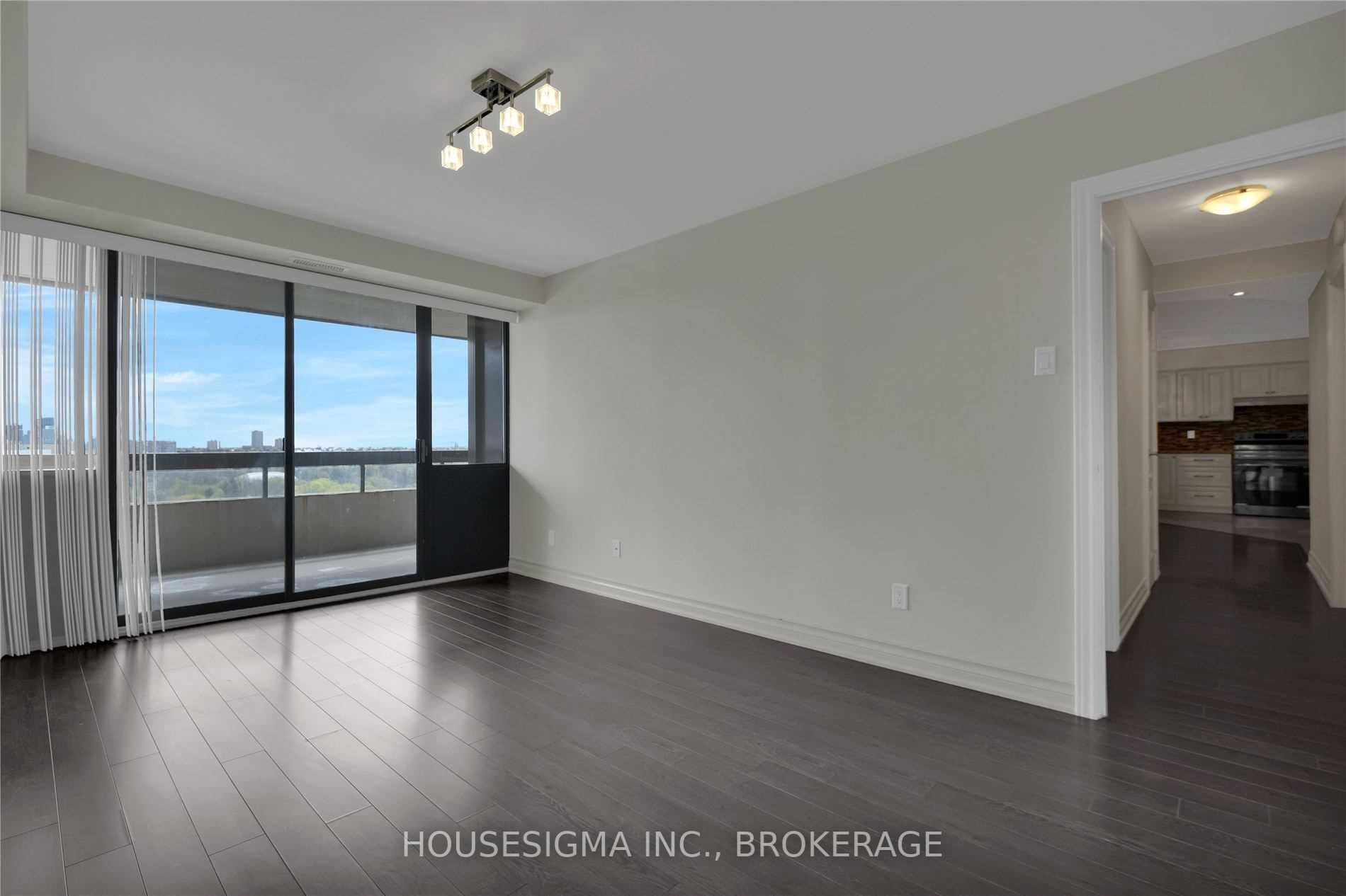 8111 Yonge St, #1501