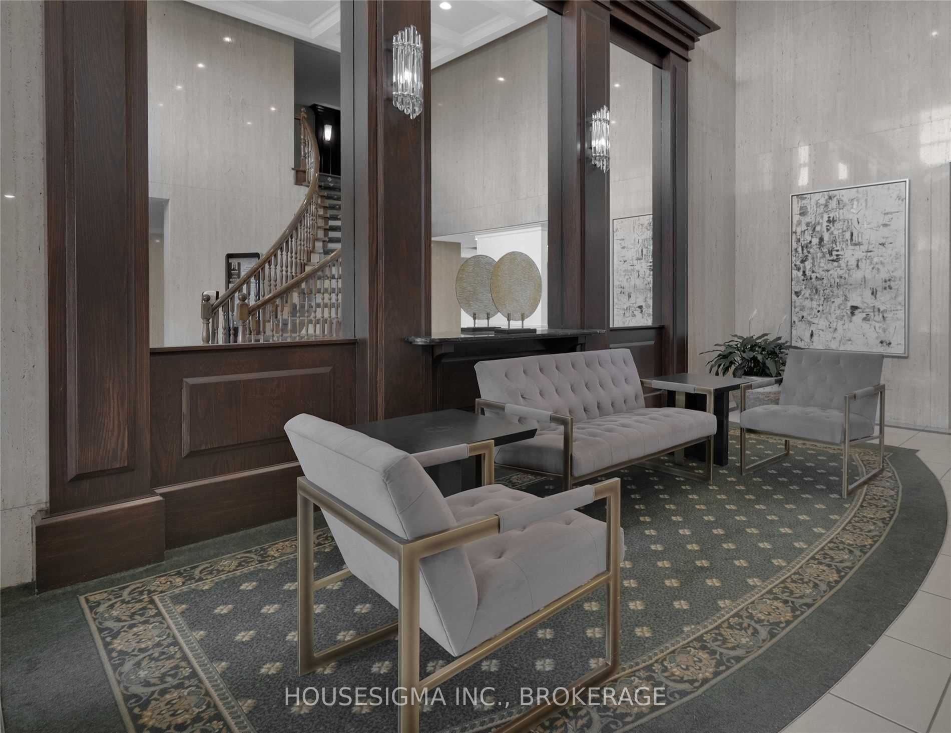 8111 Yonge St, #1501