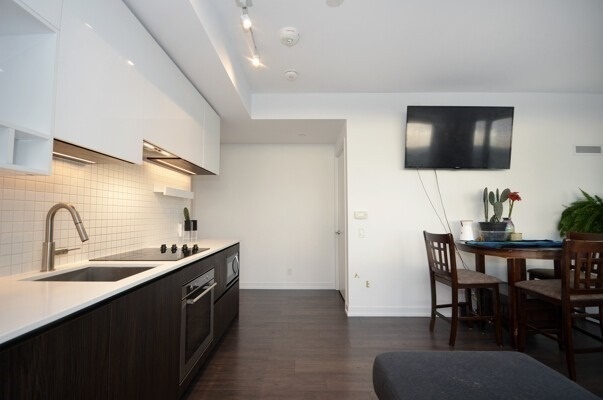 898 Portage Pkwy, #1709