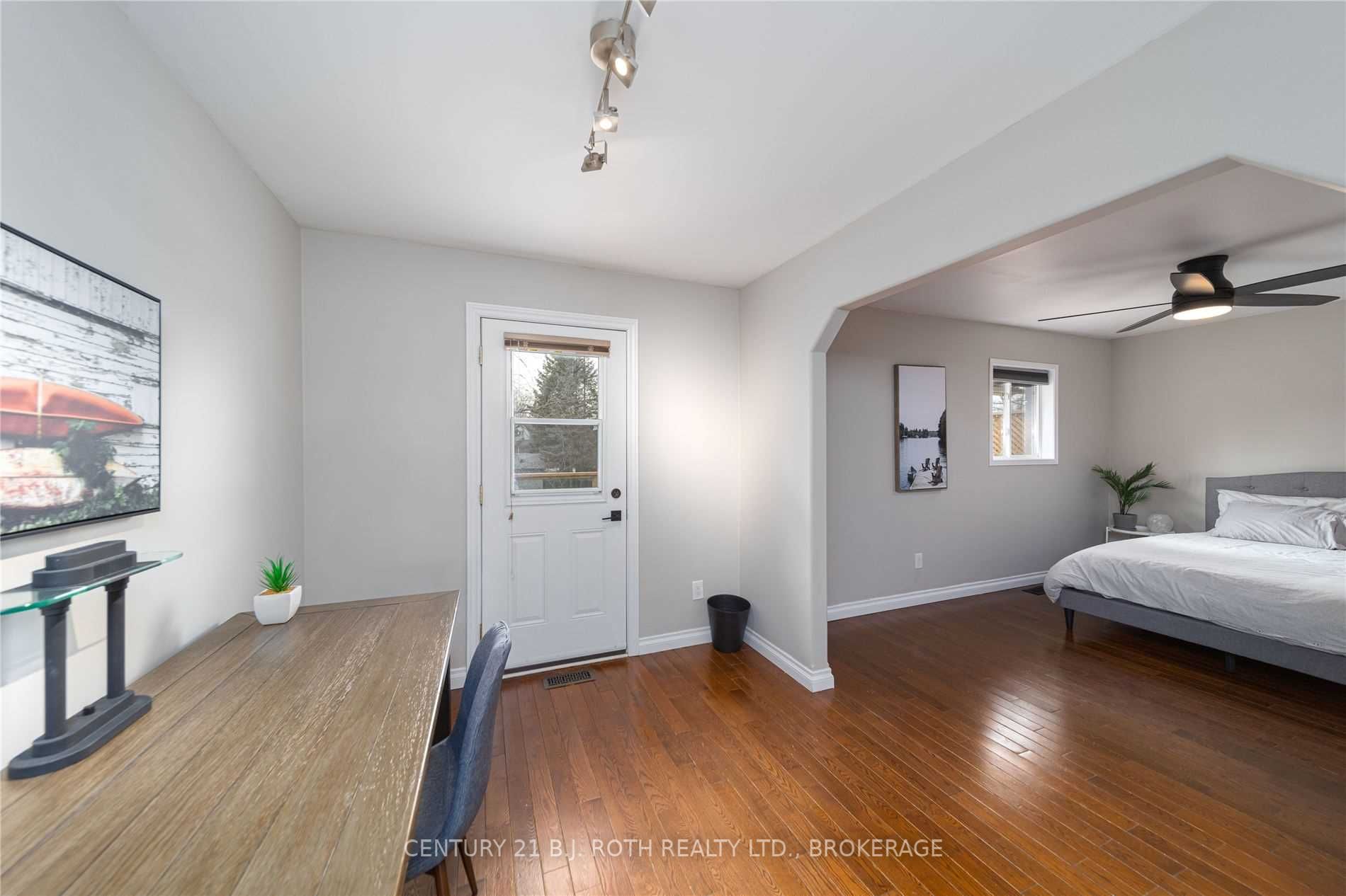 2282 Crystal Beach Rd