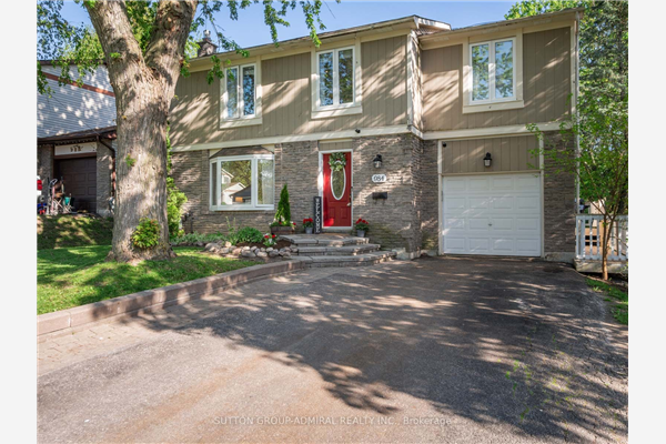 984 Jacarandah Dr, Newmarket
