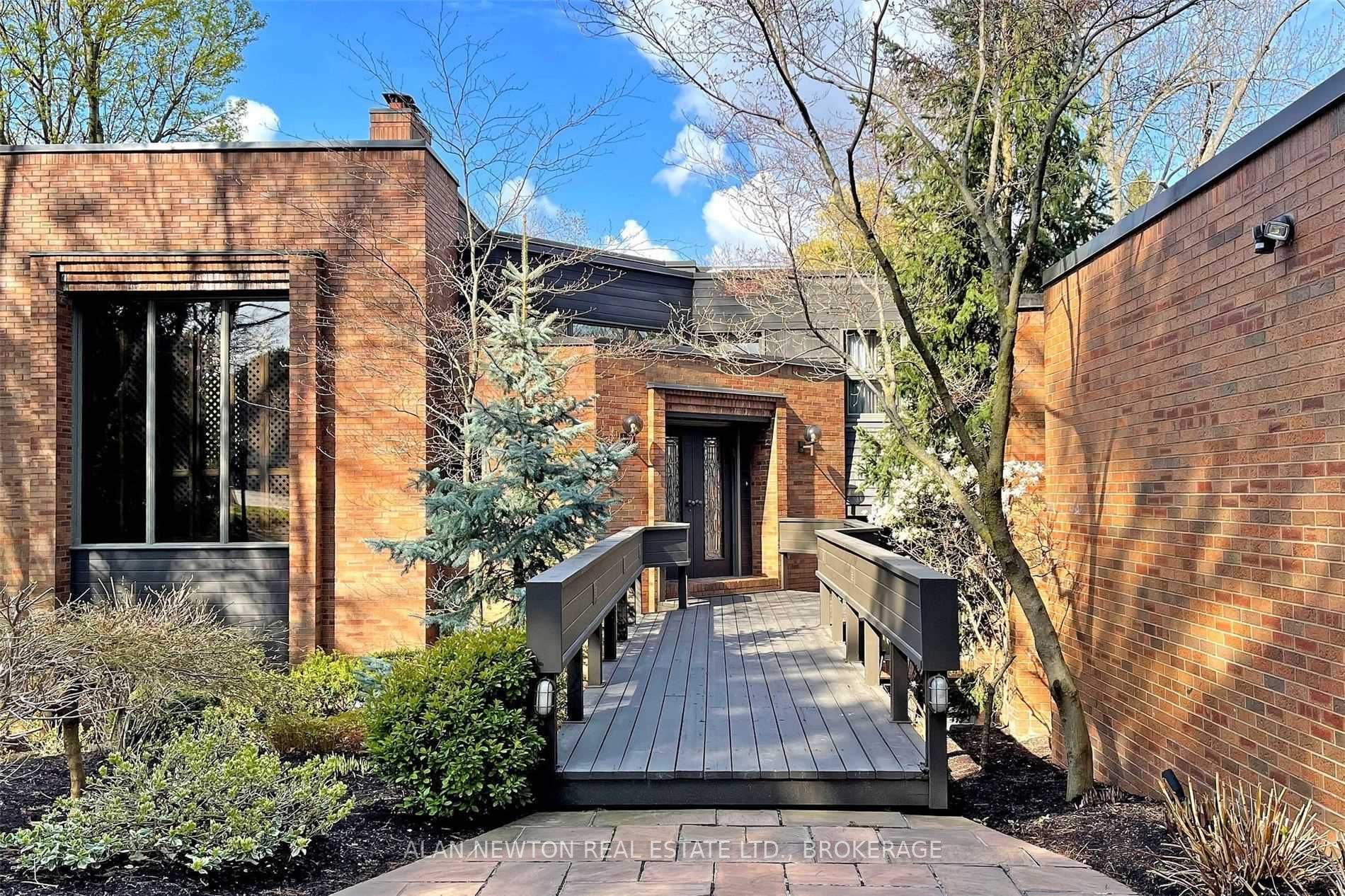 18 Old English Lane