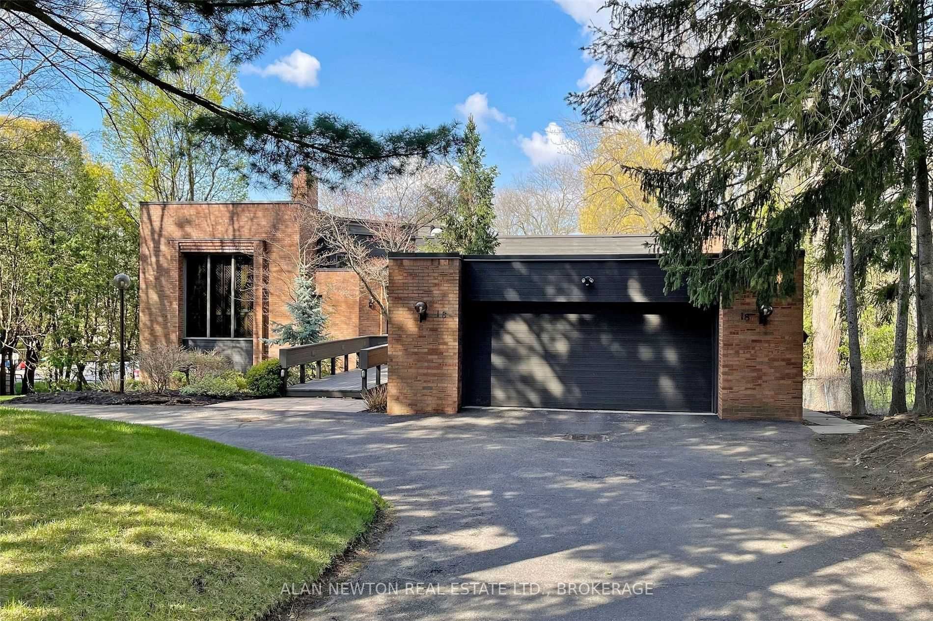 18 Old English Lane