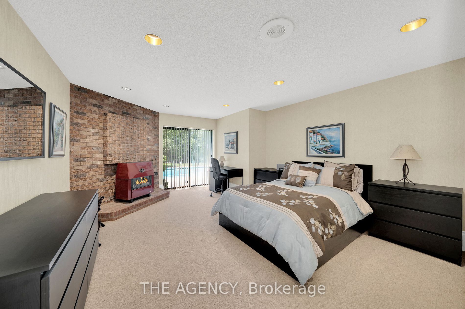 44 Watch Hill Rd E
