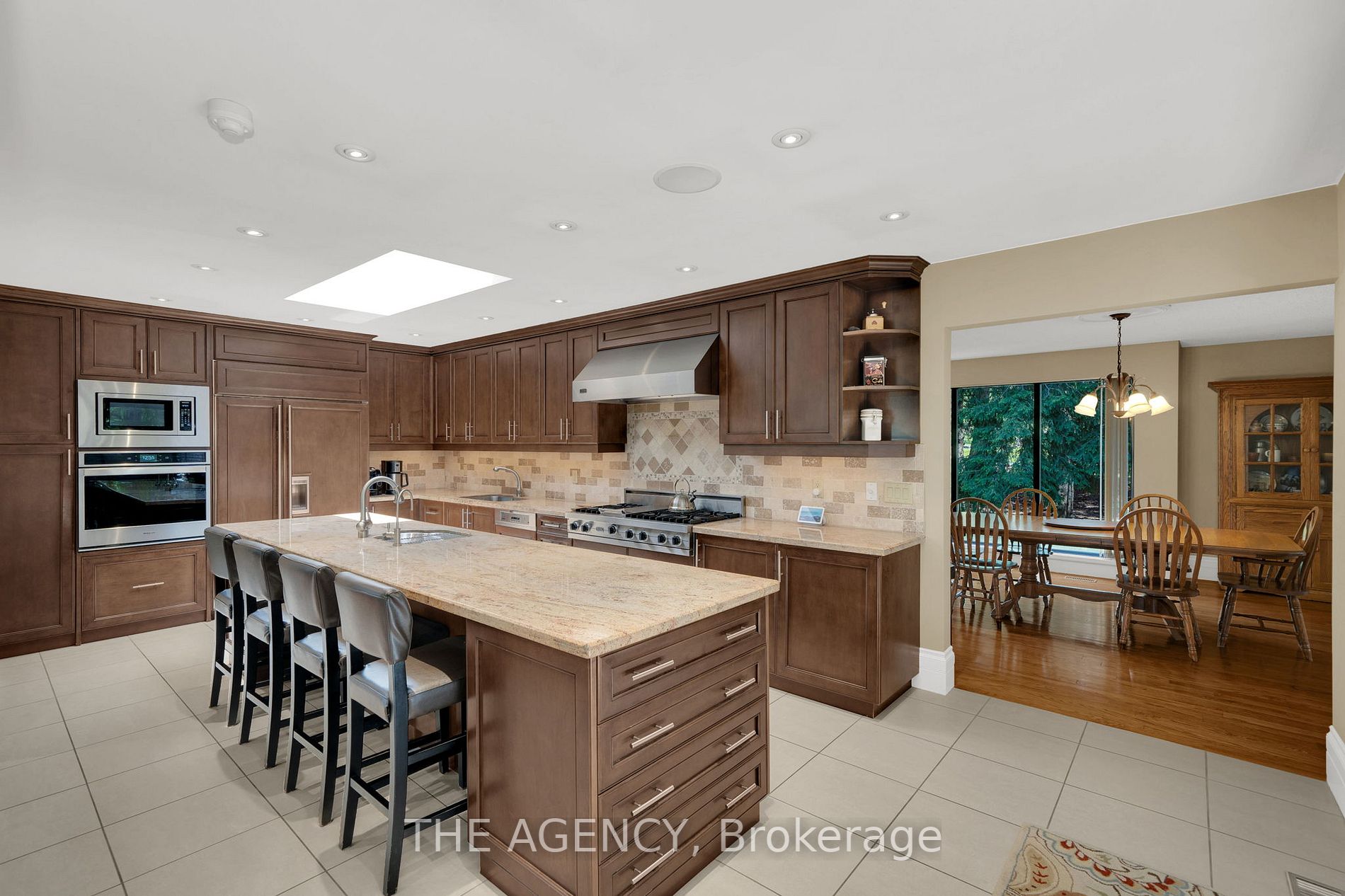 44 Watch Hill Rd E