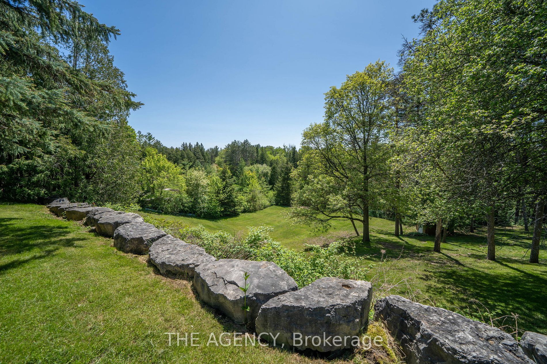 44 Watch Hill Rd E