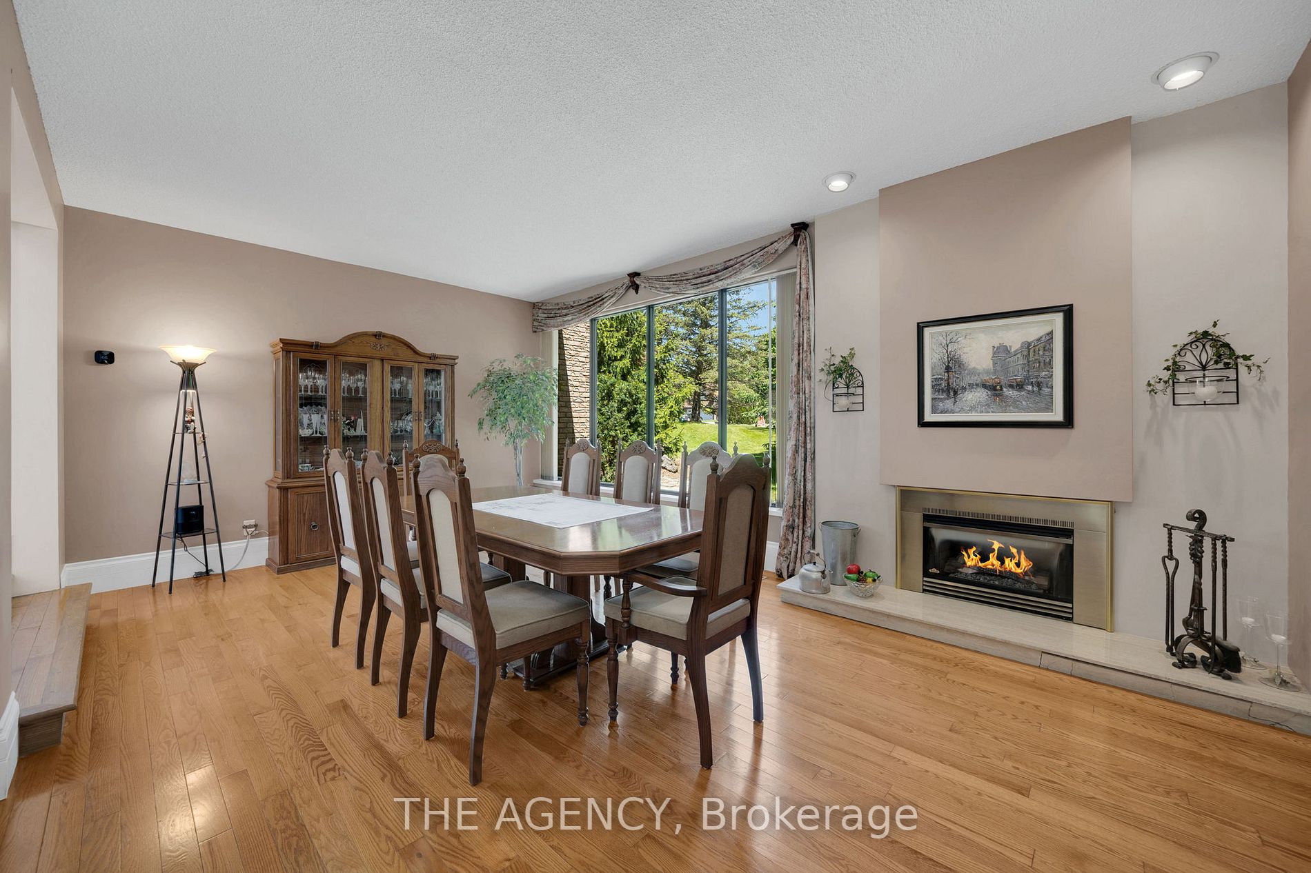 44 Watch Hill Rd E