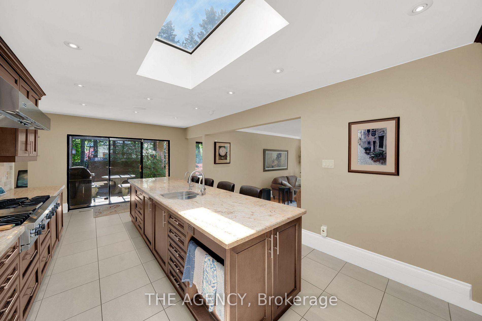 44 Watch Hill Rd E