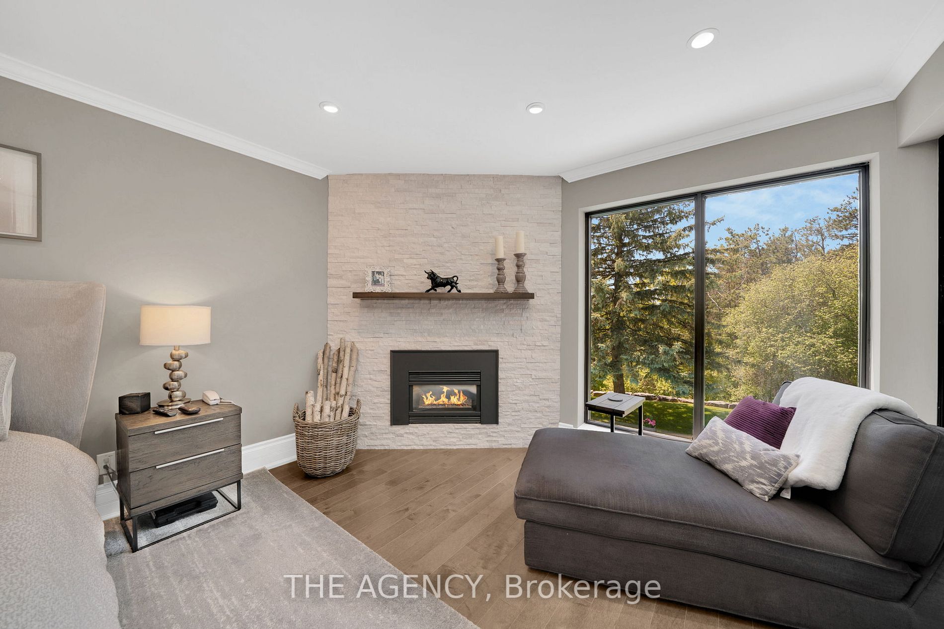 44 Watch Hill Rd E