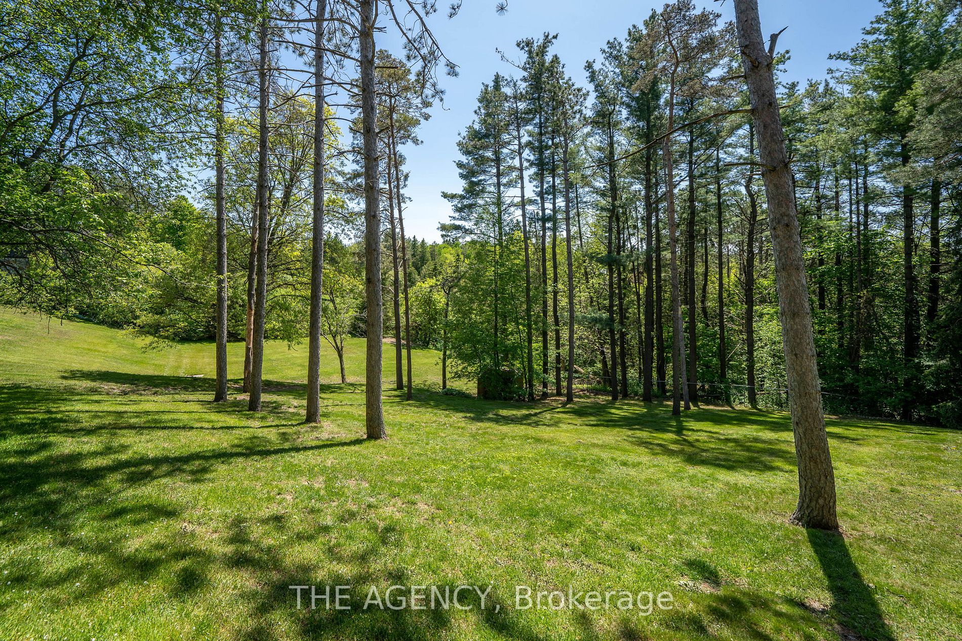 44 Watch Hill Rd E